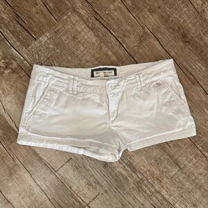Abercrombie & Fitch White Low Rise Shorts Women’s Size 8 Casual Summer
